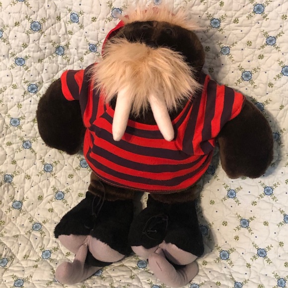 SOLD! Vintage Double Toe Wally Skating Walrus - Picture 12 of 12